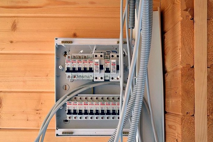 Электропроводка в частном доме своими руками - советы и рекомендации